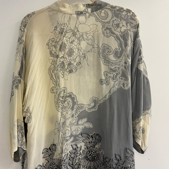 CITRON Santa Monica 3/4 Sleeve Button Down Silk Shirt - Picture 2 of 7